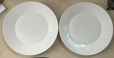 2 x Fairmont & Main White Linen 10.75"/27.25 cm Main Course/Dinner Plates VGC