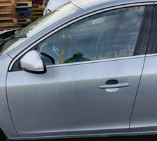 2014 VOLVO S60 D4 PASSENGER SIDE FRONT LEFT DOOR - ELECTRIC SILVER