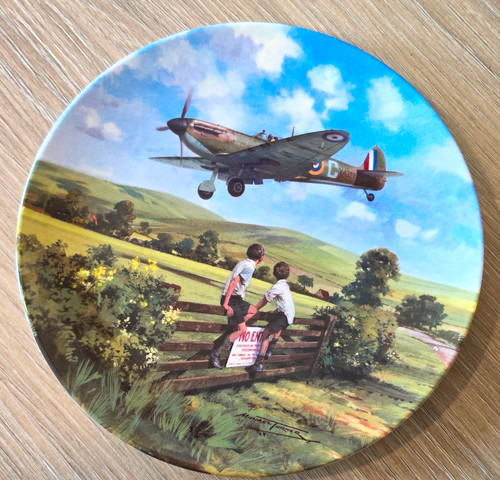 Royal doulton spitfire - doulton, coming