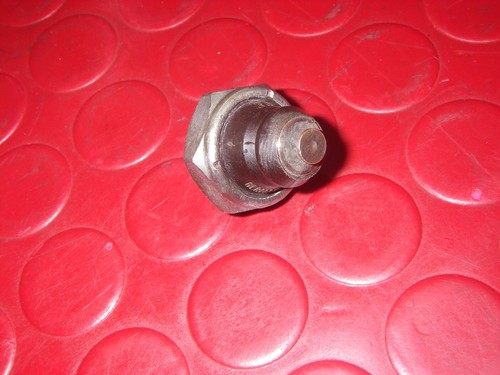 Top oil pressure - top, motor