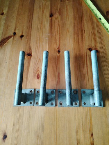 X hook on plate - on,