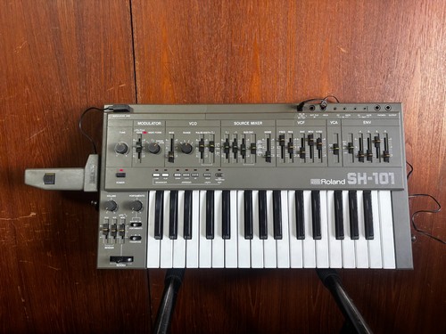 Roland 101 monophonic bass - roland,