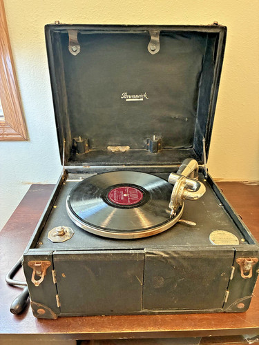 Brunswick 1920 portable - 1920's,
