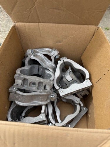 Box trefoil cable cleat - cable,