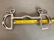 SLOTTED CHEEK PORT MOUTH