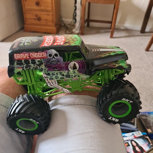 Official monster jam truck - official,
