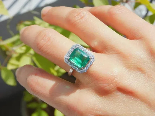 5ct natural zambian emerald - 5ct,