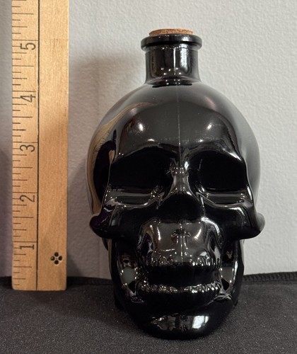 Skull head black glass - head,