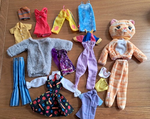 Barbie clothes bundle - clothes,