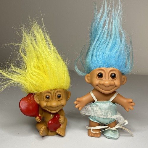 Lot vintage russ trolls - of,