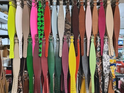 Colours medium leather - colours,