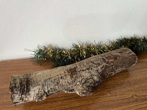 26cm hardwood log - log, plinth