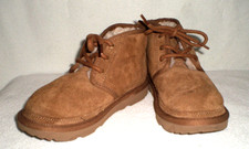 Boys UGG Neumel Chukka Boots Size 1, beautiful condition, front lace, sheep skin