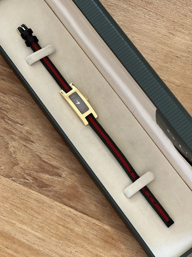 Gucci 3900l quartz wristwatch - 3900l,