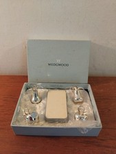 Wedgwood Apple & Pears Name Place Cards SETTINGS set of 4.  Silverplate 