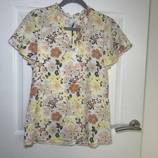 41 Hawthorn Floral Flutter