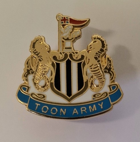 Newcastle united crest pin - united,