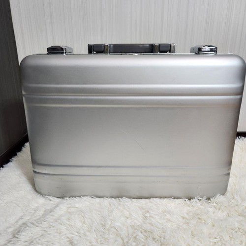 Zero halliburton attache case - zero,