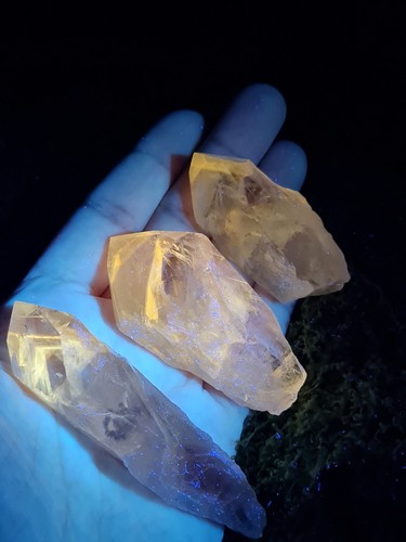 Powellite amethyst rough point - amethyst,