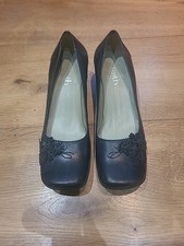 Ladies Black Leather Slip On Shoes Size 4 Faith Flowers On Front 