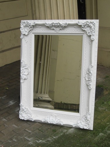 Matt white shabby - shabby, chic