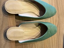 Marks and Spencer Ladies Green Slip On Leather Slip On Shoe Size 5