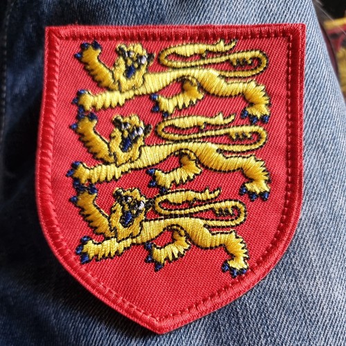 English three lions - three,