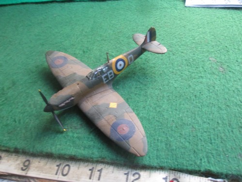 Corgi aviation spitfire r6885 - spitfire,