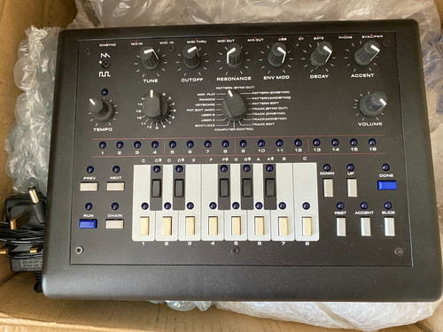 Xoxbox 303 clone built by - xoxbox,