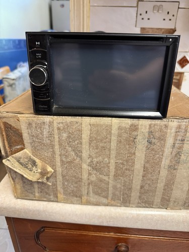 Clarion double din head unit - head,
