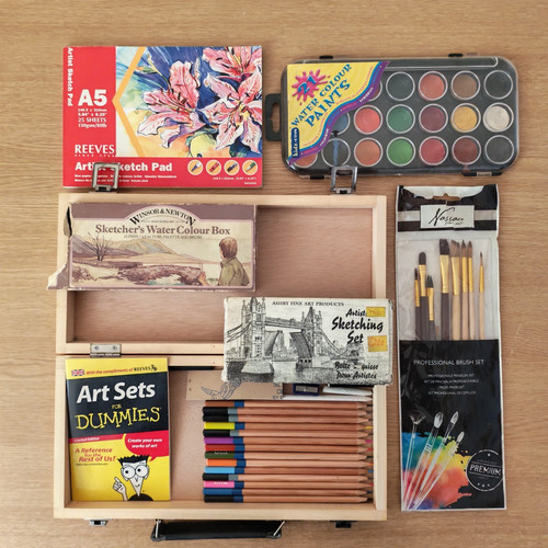 Art set includes - includes, reeves