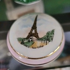 SMALL LIMOGES PORCELAIN LIDDED