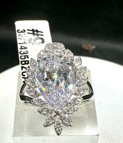Pear cut ring cocktail cubic