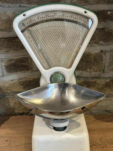 Avery vintage scales - avery, cast