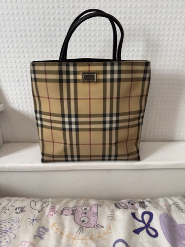 Burberry medium tote nova