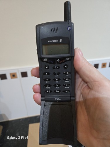Ericsson t10 vintage mobile - ericsson,