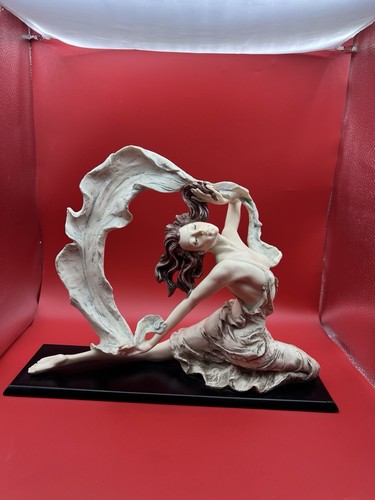 Vintage large capodimonte - vintage,
