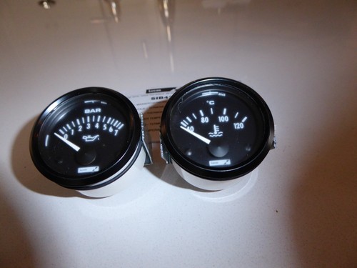 Lucas vdo pair new - lucas/vdo, old