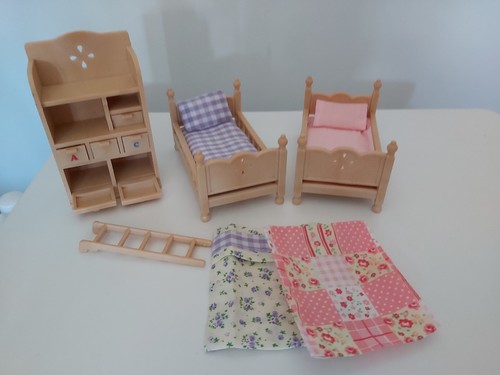 Sylvanian families - sylvanian,