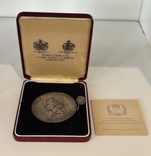 Spink & Son Silver Jubilee Solid Silver Medal, Number 2599. In Original Box
