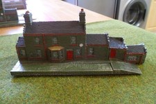 n gauge halfpenny station