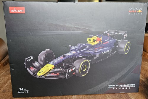 Rastar oracle red bull - 1:8,