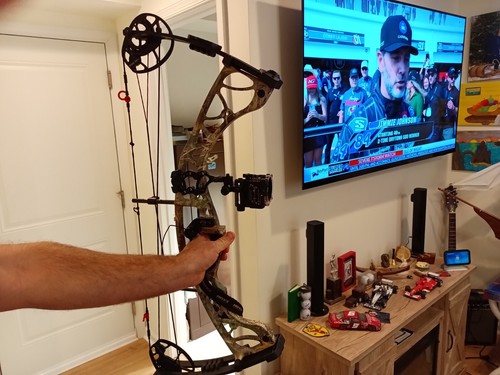 Hoyt bow camo - in, with