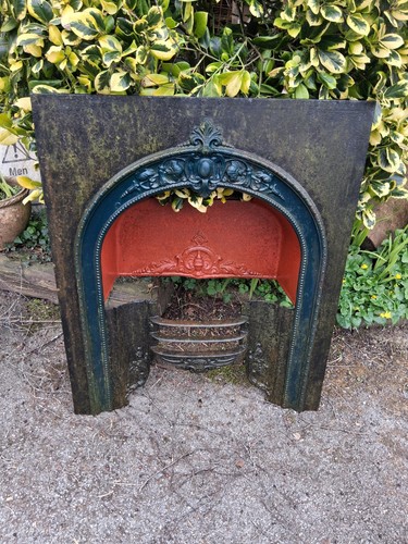 Vintage cast iron fire - cast,