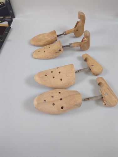 Pair wooden shoe stretchers - wooden,