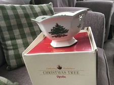 VINTAGE.SPODE CHRISTMAS TREE.HEXAGONAL.FOOTED.PIERCED.BREAD BASKET.8x5”EX CON.