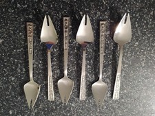 Set of 6 STAINLESS STEEL SPLAYD's (BUFFET UTENSIL)
