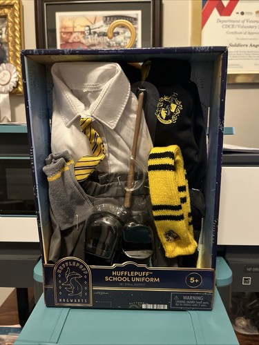 Hufflepuff harry potter school - harry,
