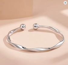 Simple Silver coloured Metal