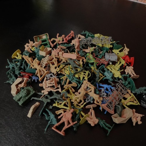Job lot plastic army - , soldiers